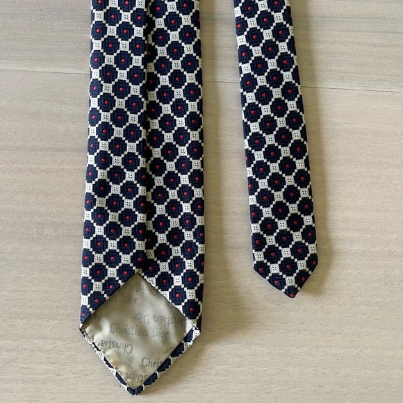 Christian Dior Tie Originally $240 Navy/White/Red Small stain on back of the tip - Picture 2 of 5